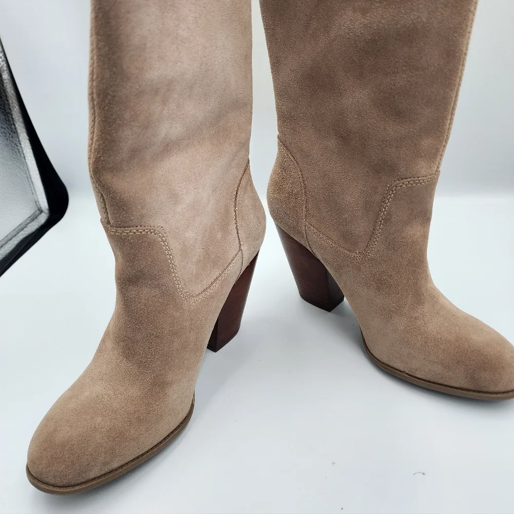 BCBG Rumer Taupe Women's Tan Knee-High Boots Size  7 NWT